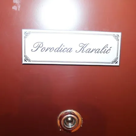公寓 Porodica Karalic *