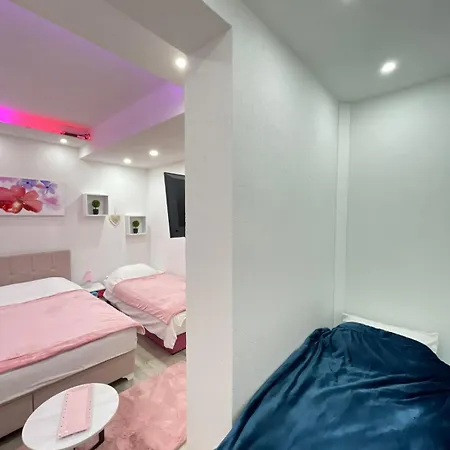 公寓 Porodica Karalic *